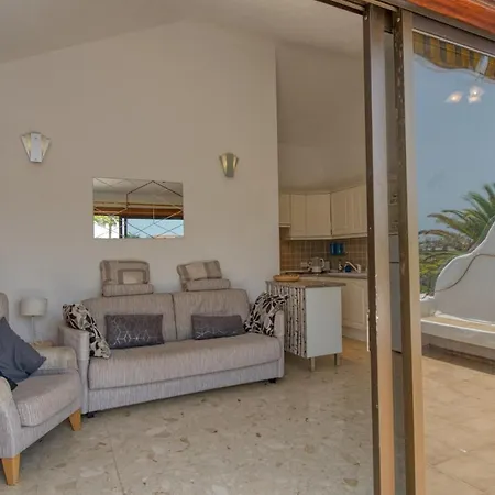 104 Aries Pebble Szálloda