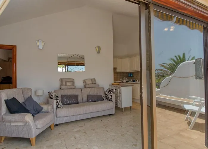 104 Aries Pebble Отель